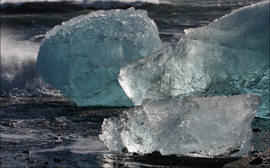 Iceland on the rocks