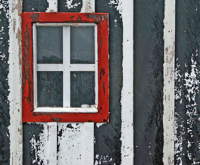 Fassade mit und ohne Farbe